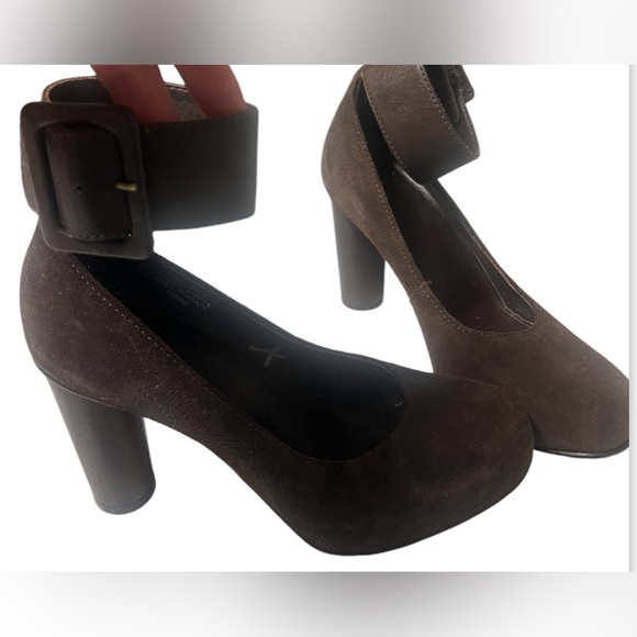 LL Bean Suede Platform Slip Om Adjustable Strap Pump Heels size 7.5 Brown - Picture 10 of 16